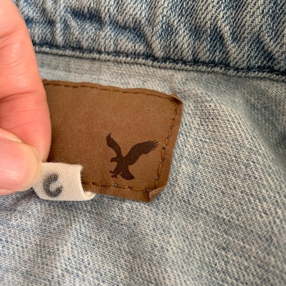 🏷️ 🌸 2/$20 or 3/$24 - AE Distressed Denim Vest - Picture 7 of 9